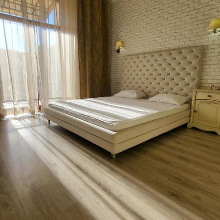 Hotel Menshikov Odessa Extérieur photo