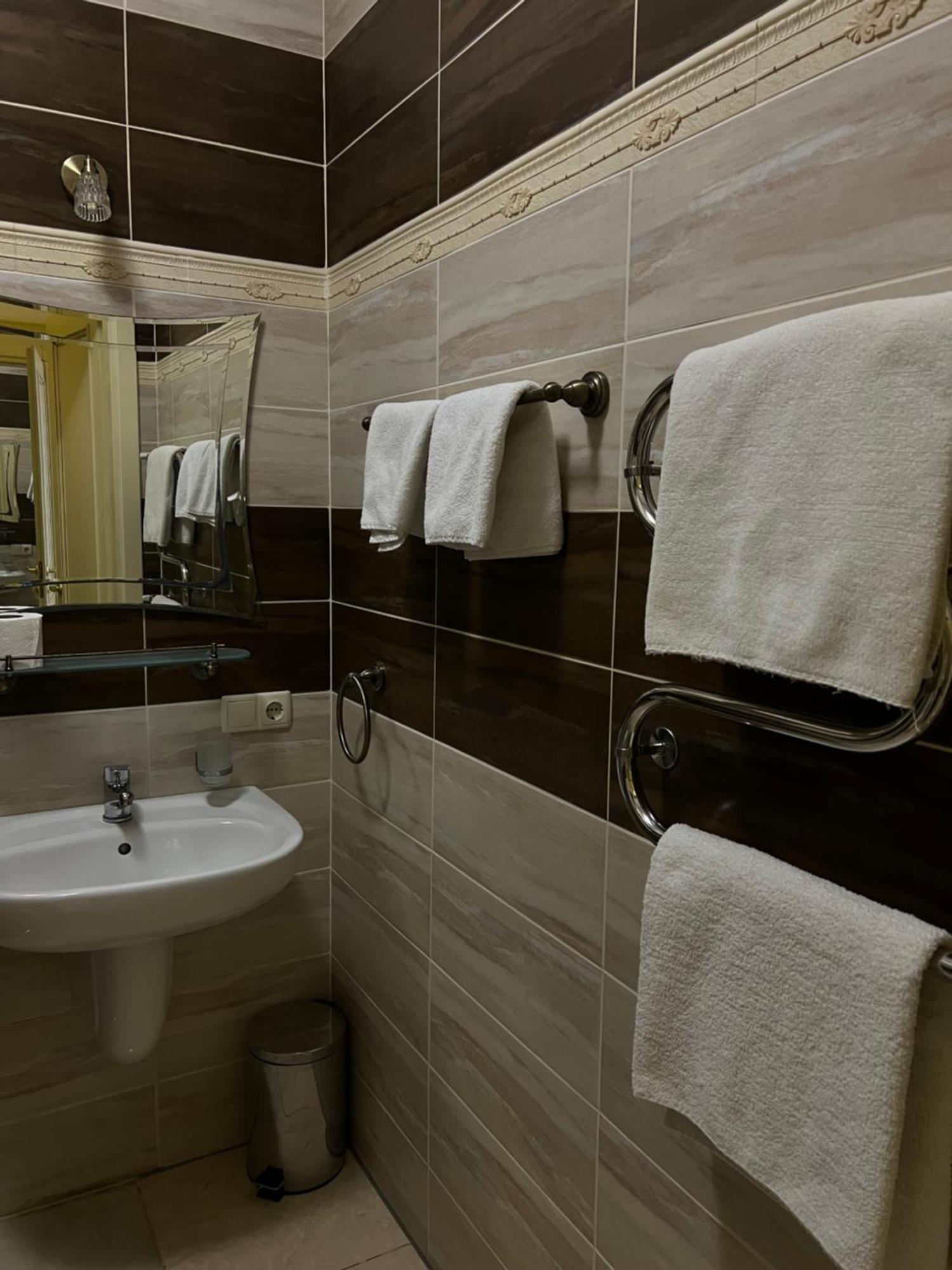 Hotel Menshikov Odessa Extérieur photo