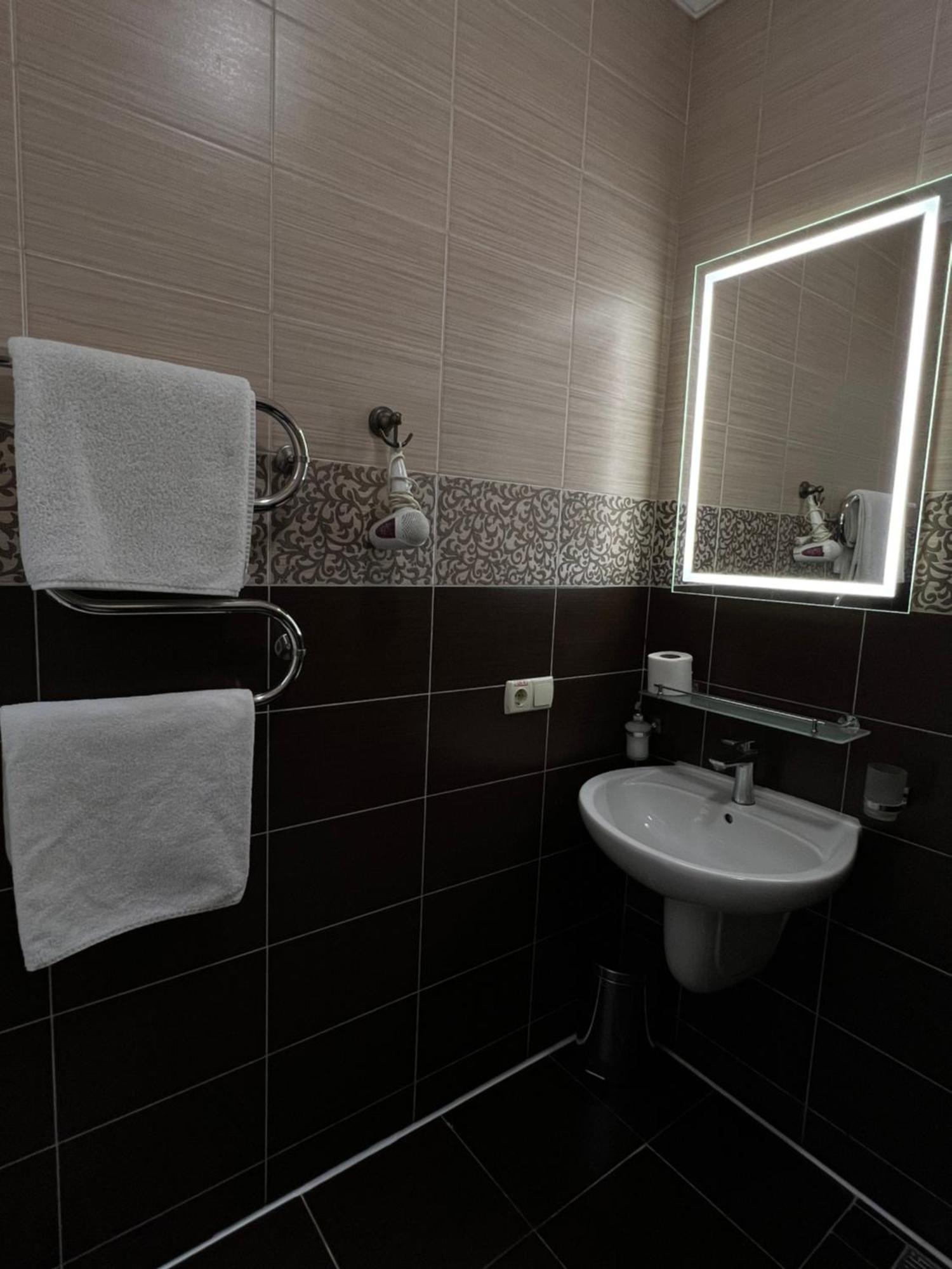 Hotel Menshikov Odessa Extérieur photo